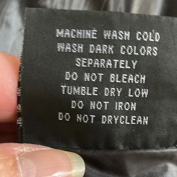 The North Face Quilted Black Hooded Jacket - Picture 9 of 12